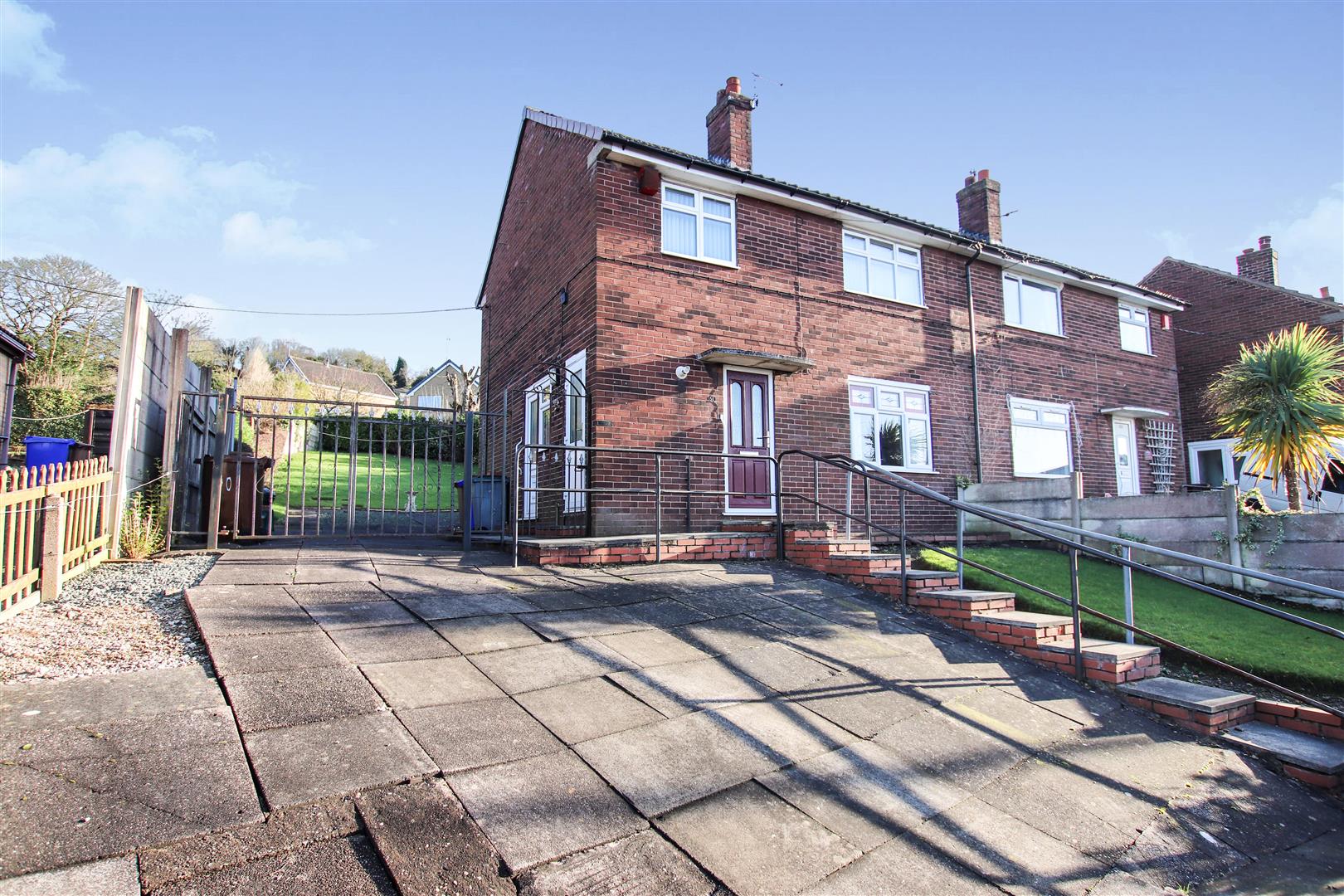 Latest Properties Bob Gutteridge Estate Agents and Valuers